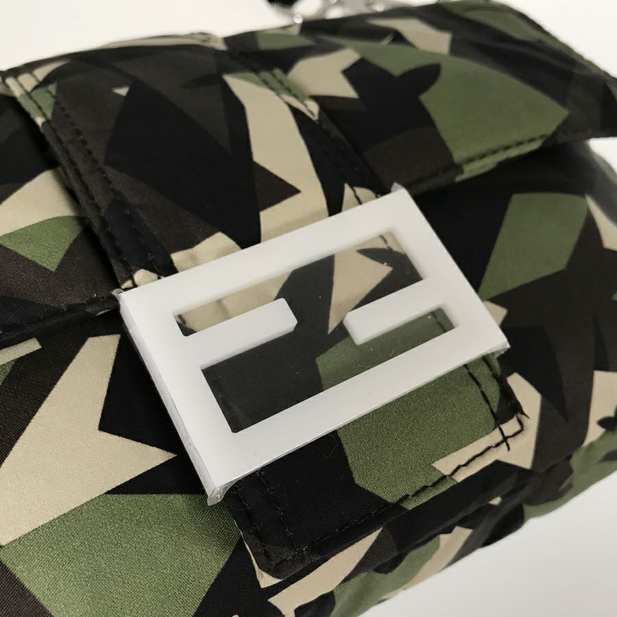 フェンディ ショルダーバッグ