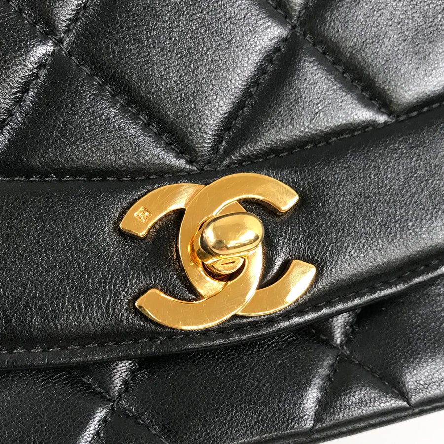 シャネル ショルダーバッグ