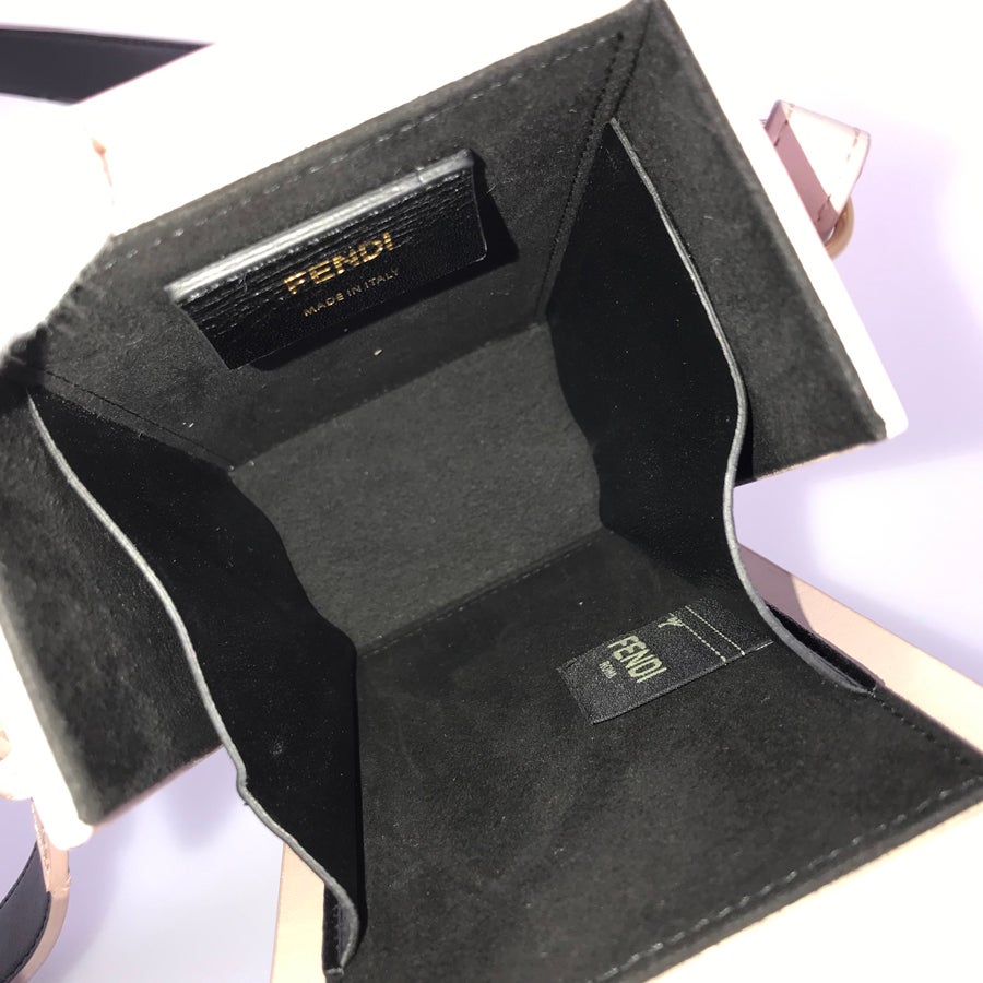 フェンディ ショルダーバッグ