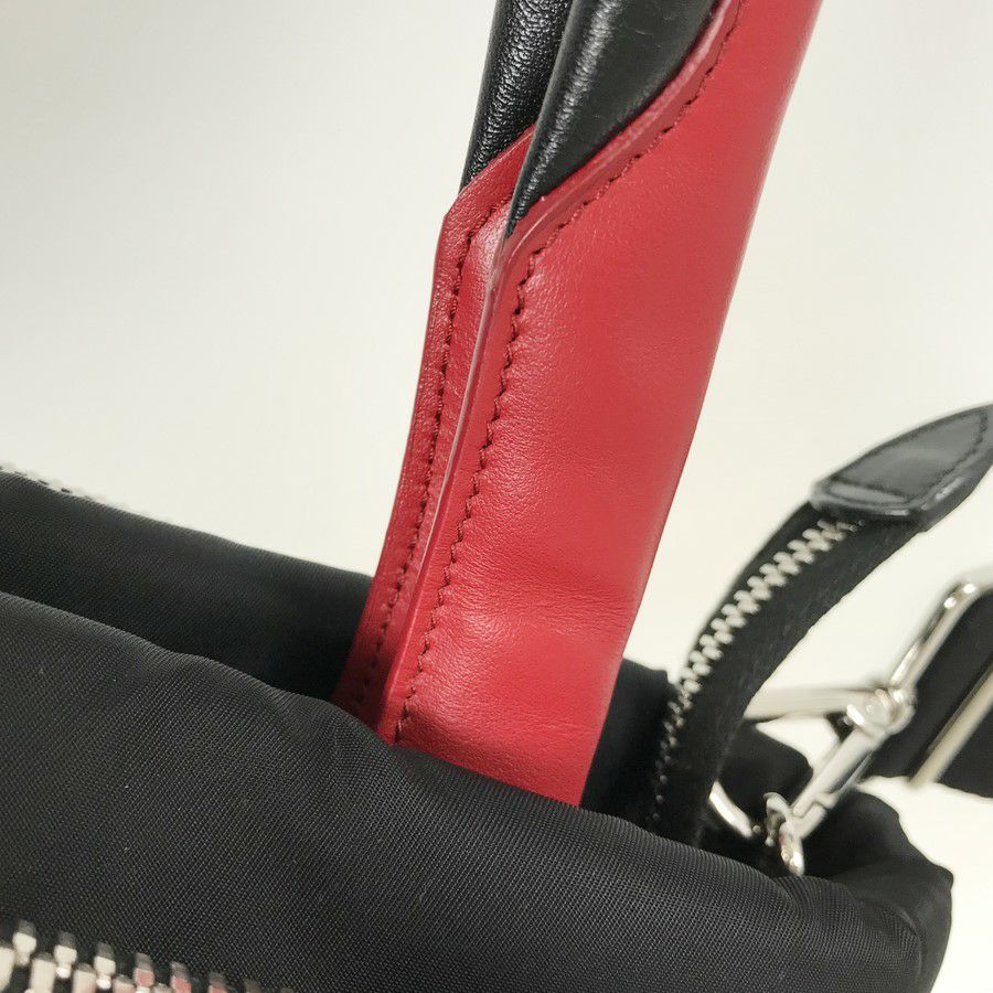 プラダ ハンドバッグ