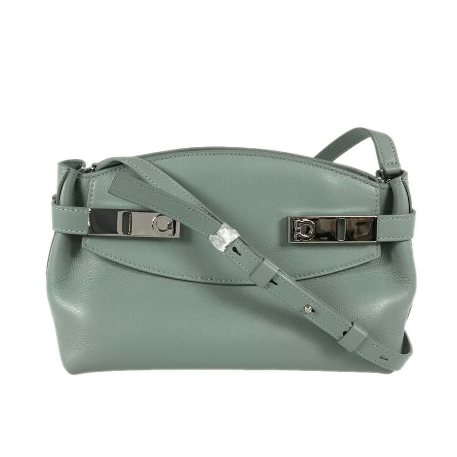 サルヴァトーレフェラガモ ショルダーバッグ