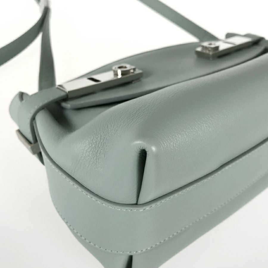 サルヴァトーレフェラガモ ショルダーバッグ