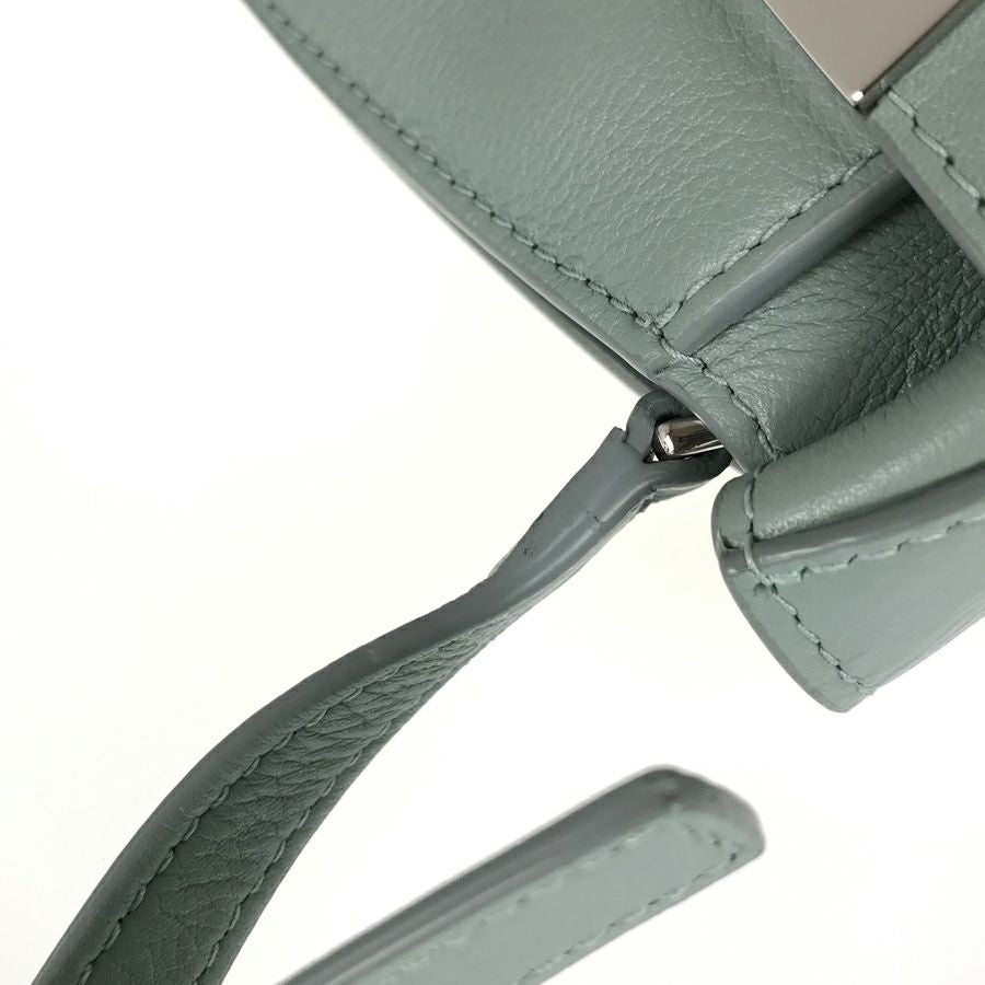 サルヴァトーレフェラガモ ショルダーバッグ