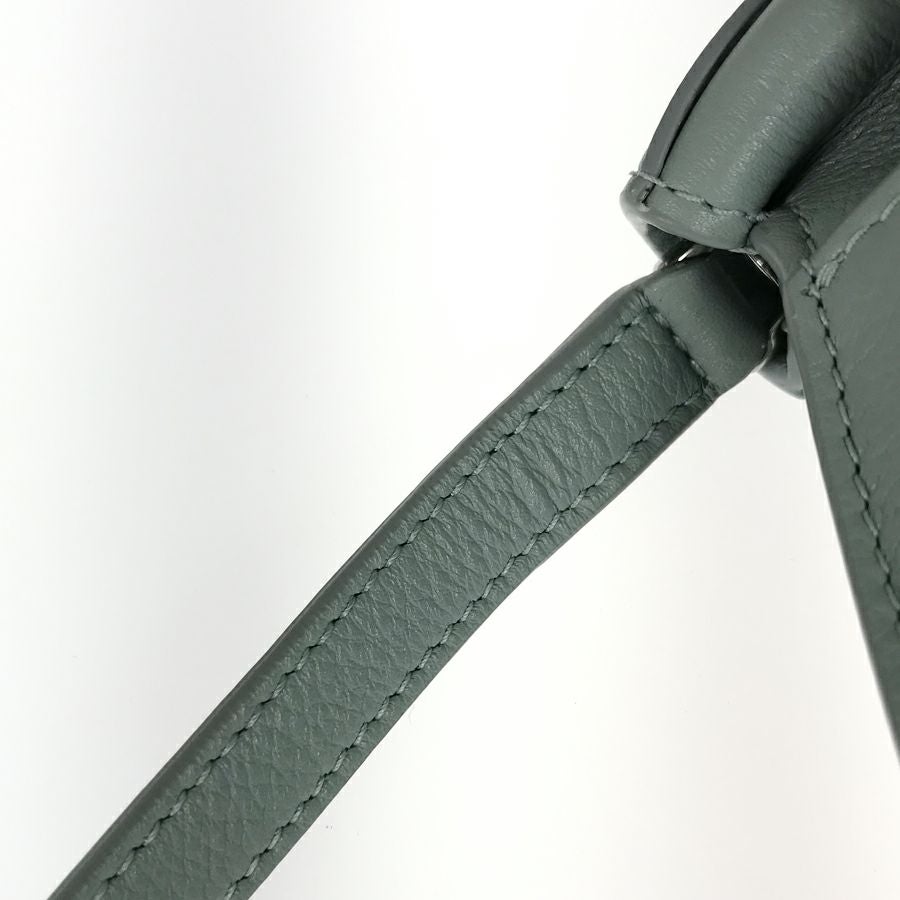 サルヴァトーレフェラガモ ショルダーバッグ