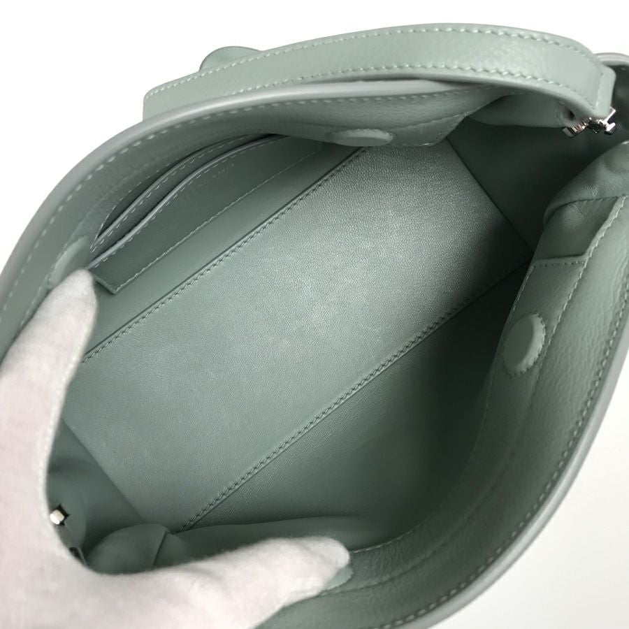 サルヴァトーレフェラガモ ショルダーバッグ