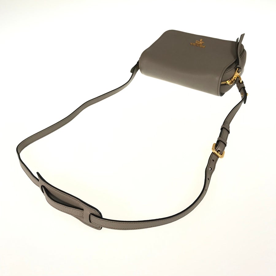 プラダ ショルダーバッグ