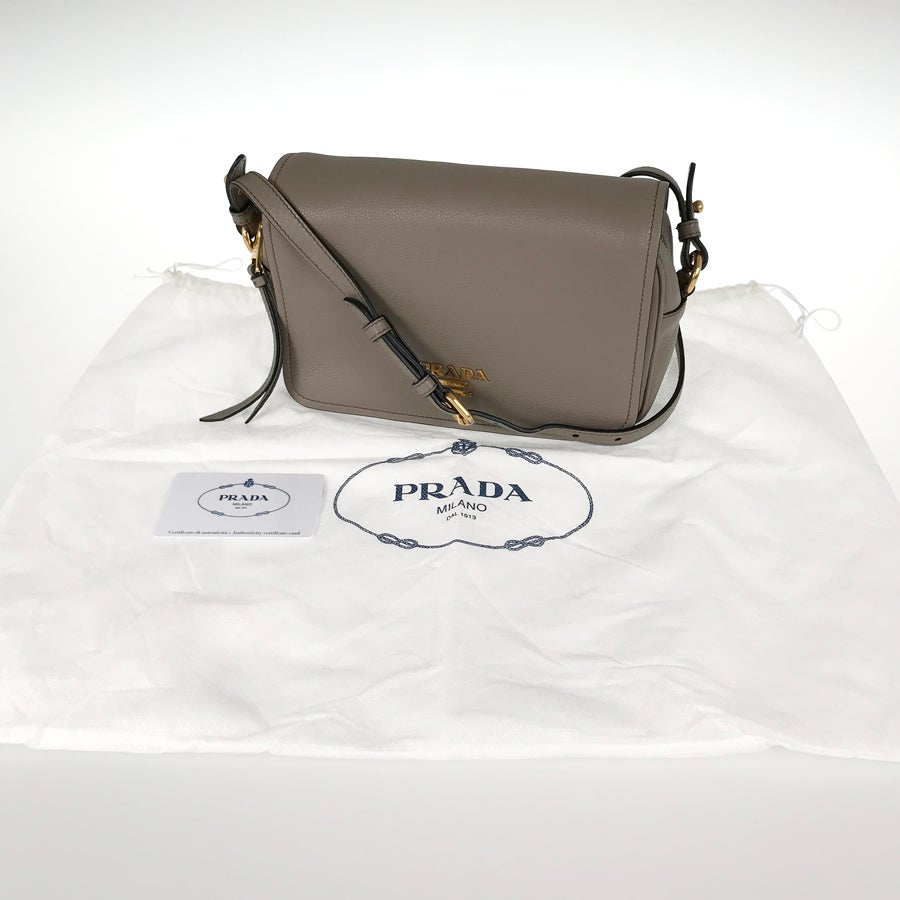 プラダ ショルダーバッグ