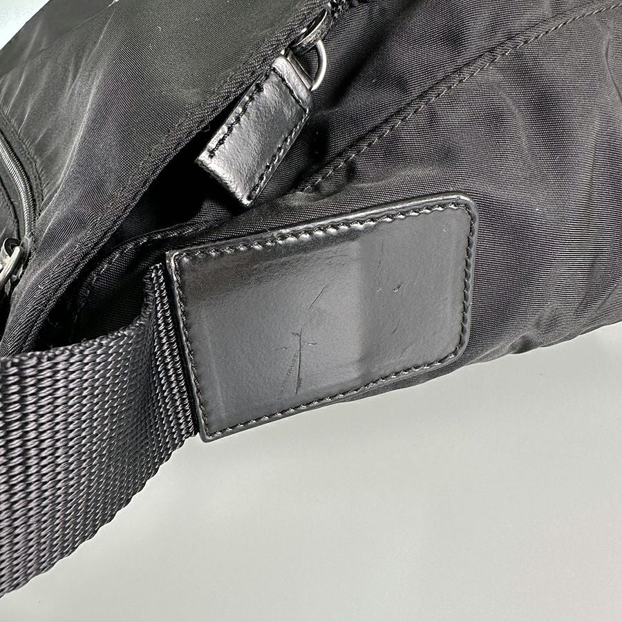 プラダ ショルダーバッグ