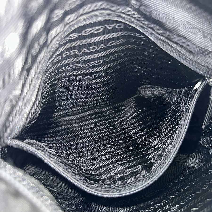 プラダ ショルダーバッグ