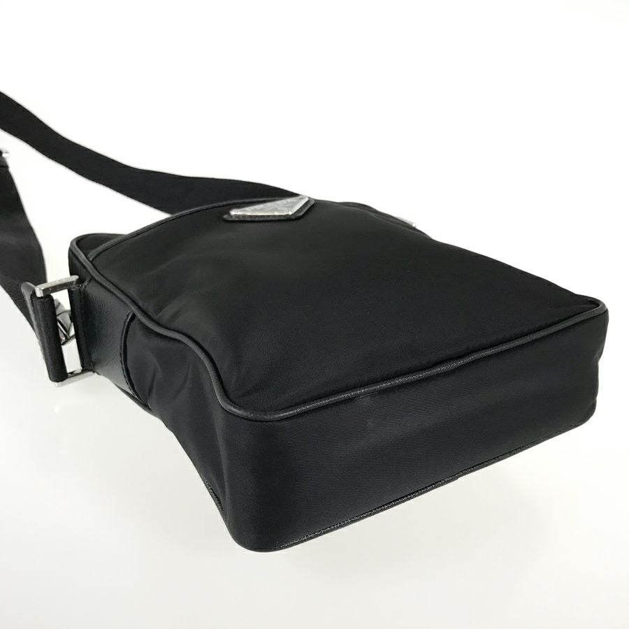 プラダ ショルダーバッグ