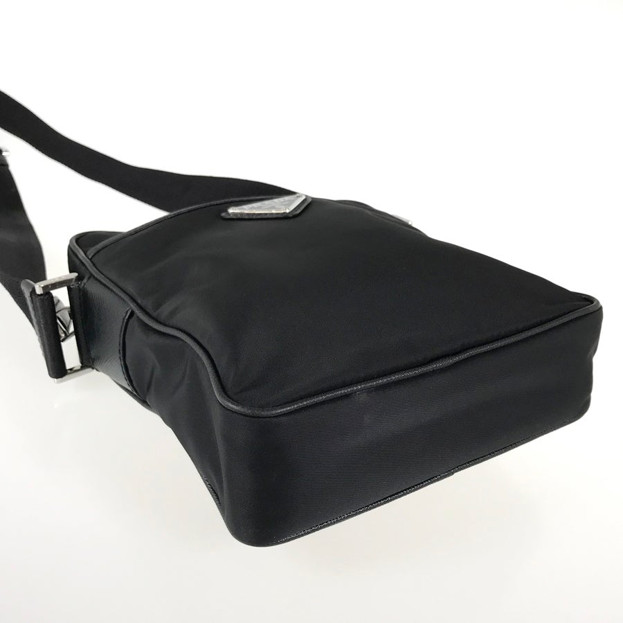 プラダ ショルダーバッグ