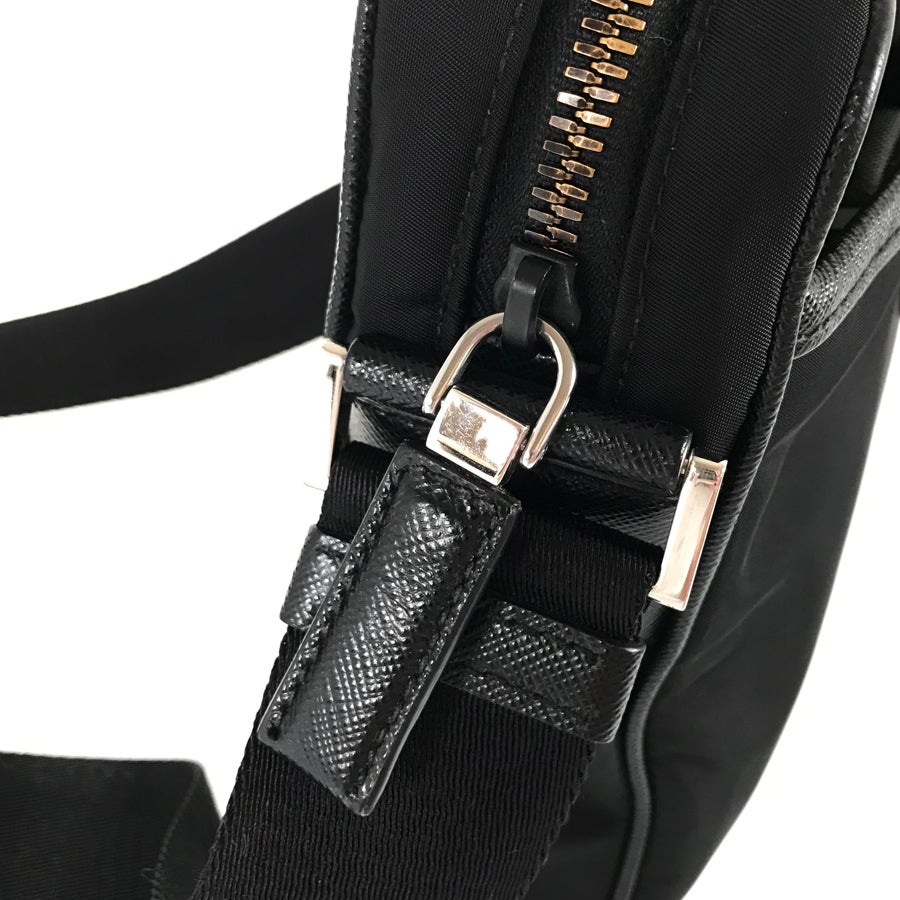 プラダ ショルダーバッグ