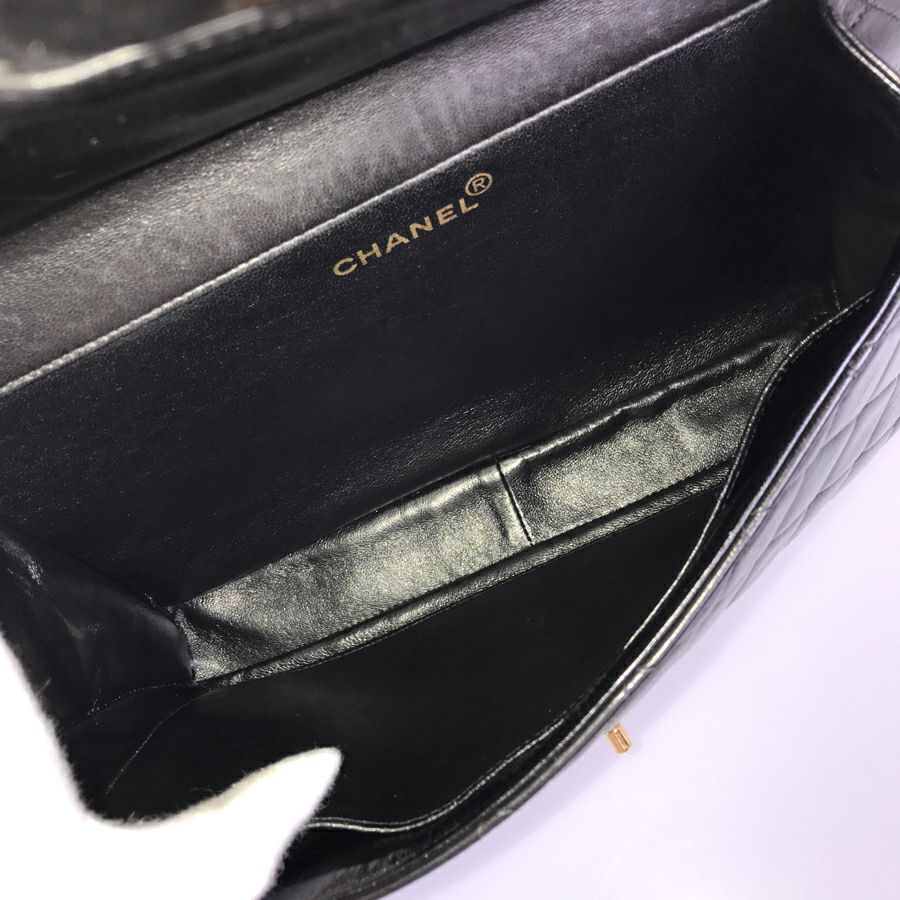 シャネル ショルダーバッグ