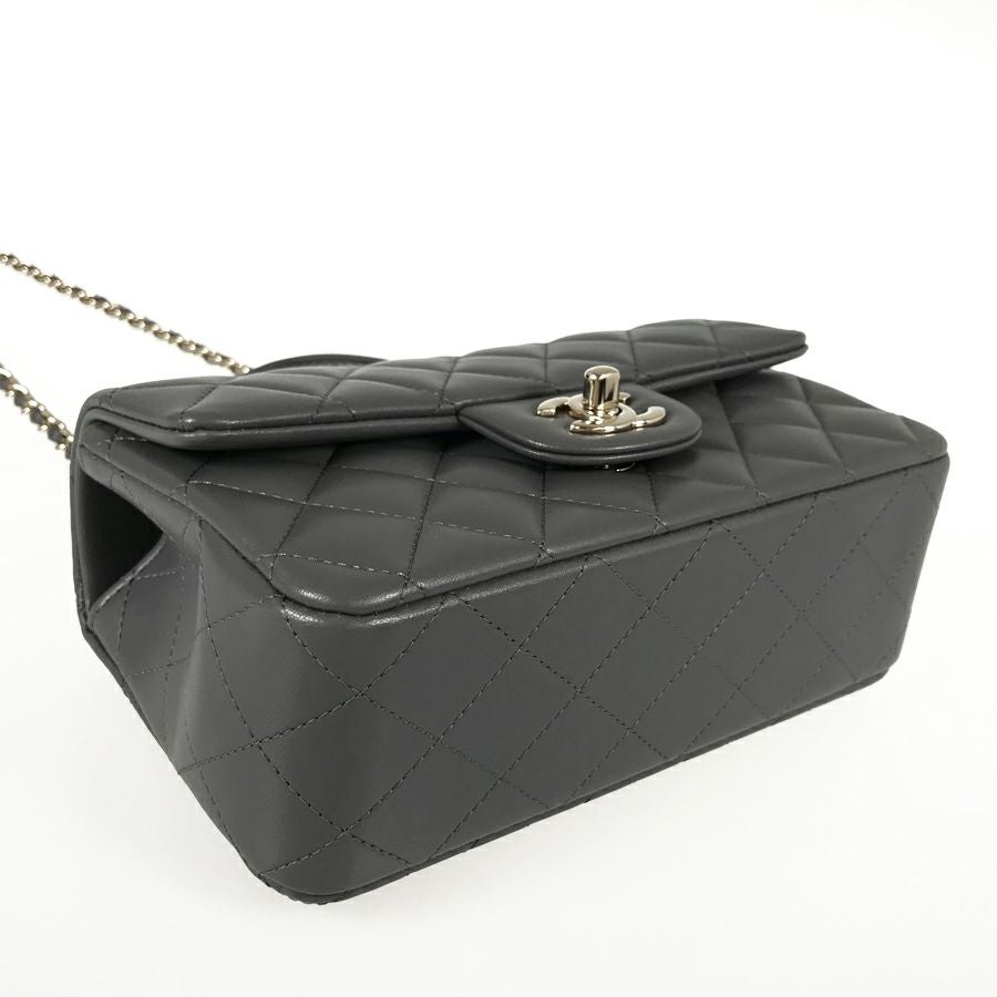 シャネル ショルダーバッグ