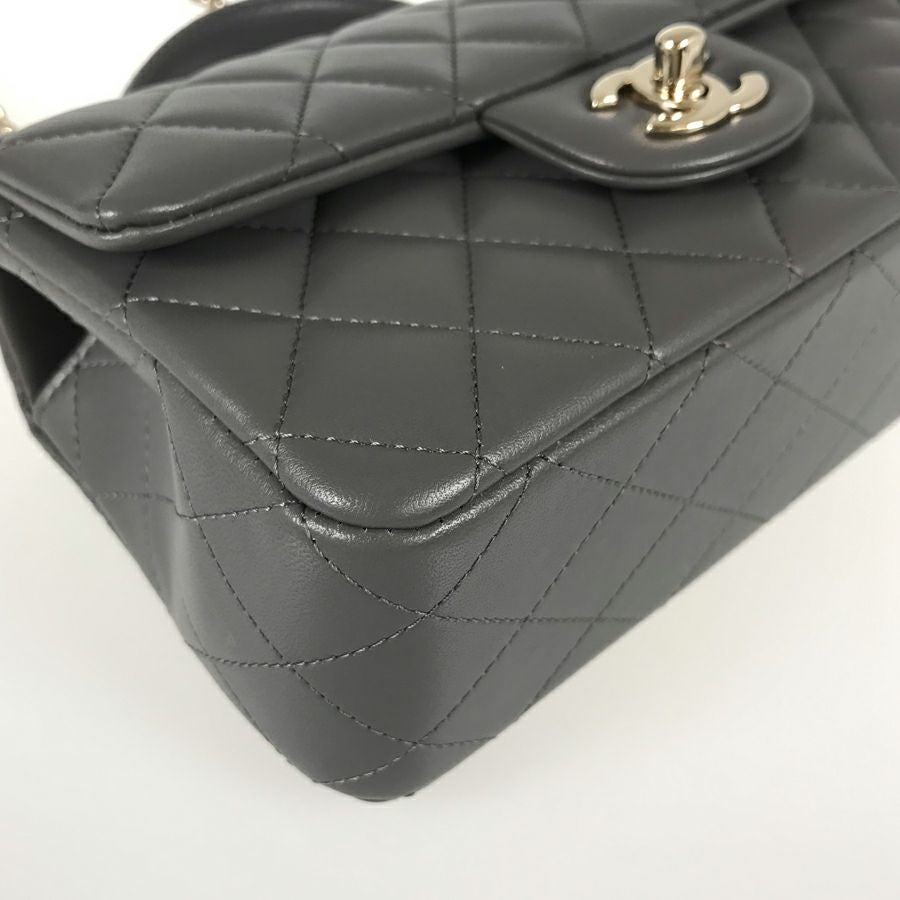 シャネル ショルダーバッグ