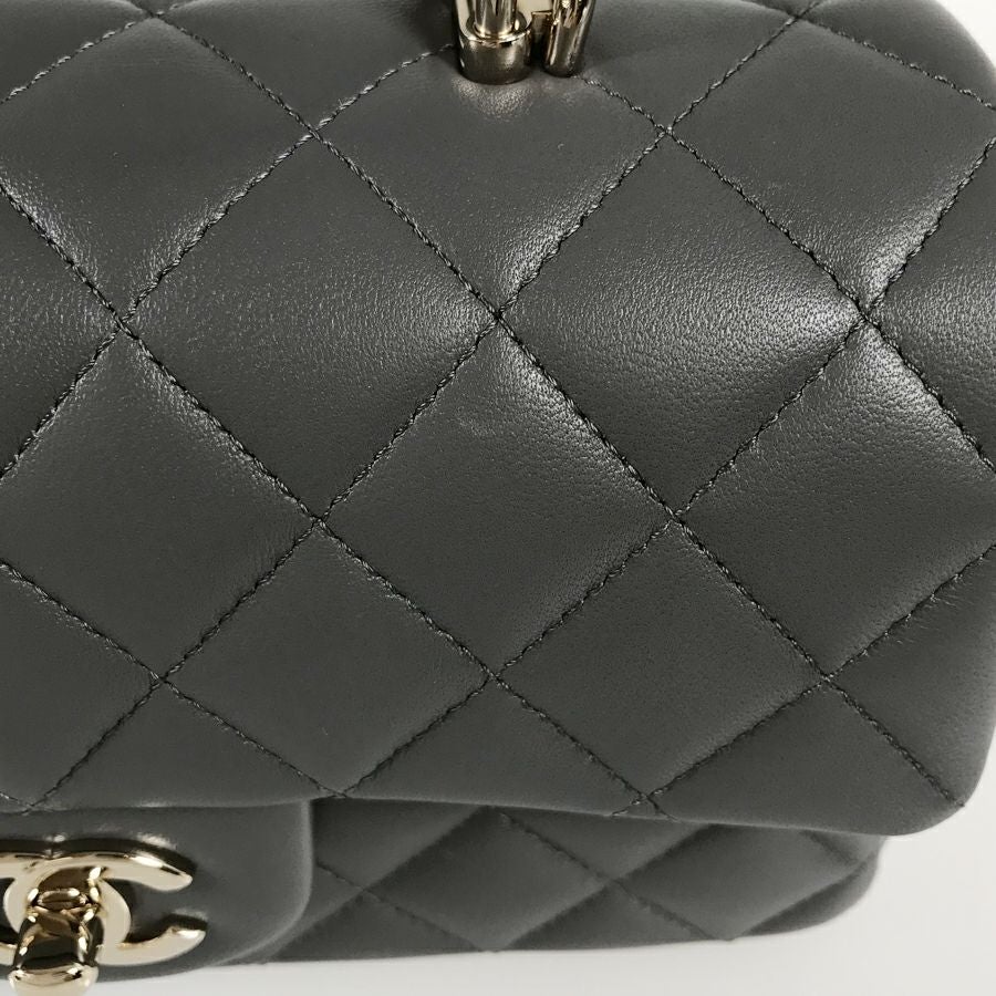 シャネル ショルダーバッグ