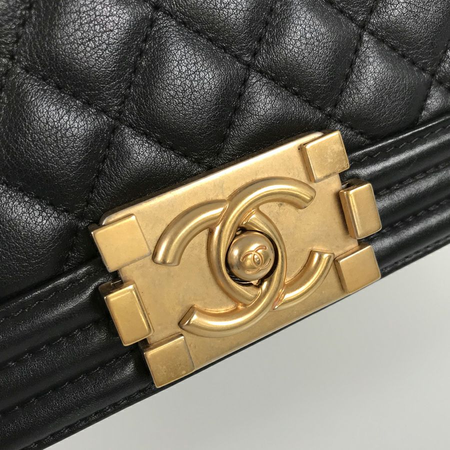 シャネル ショルダーバッグ