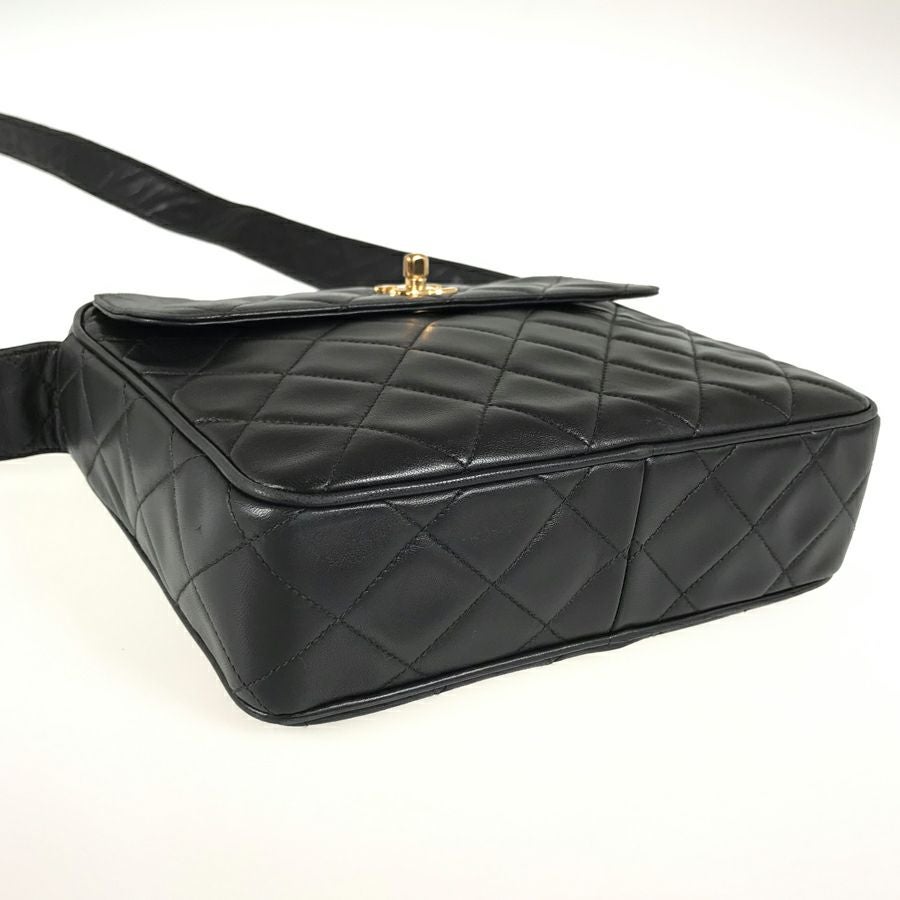 シャネル ショルダーバッグ