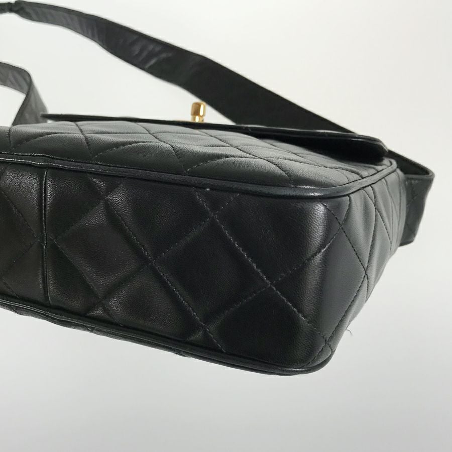 シャネル ショルダーバッグ