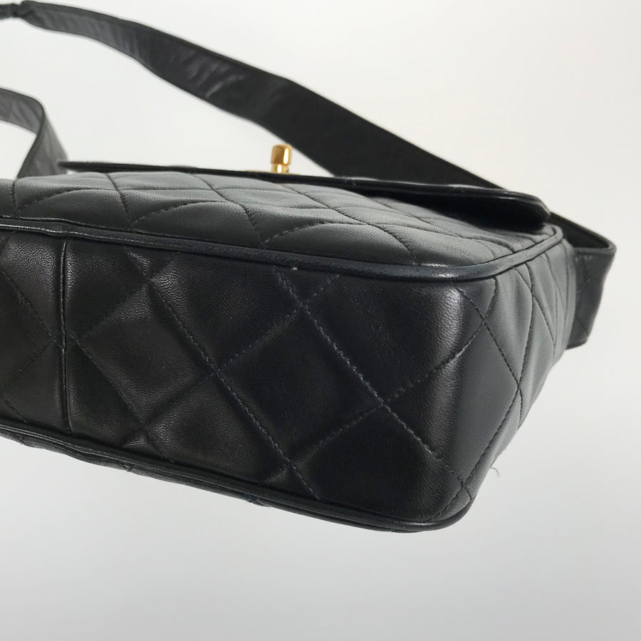 シャネル ショルダーバッグ