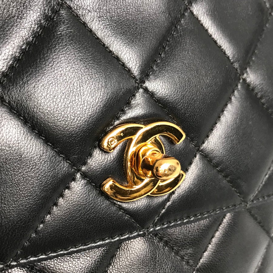 シャネル ショルダーバッグ