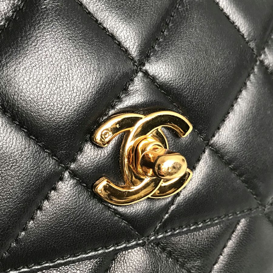 シャネル ショルダーバッグ