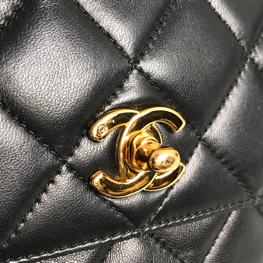 シャネル ショルダーバッグ