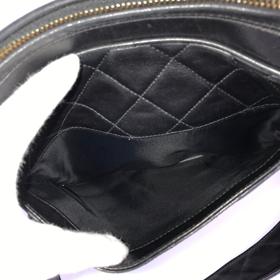 シャネル ショルダーバッグ