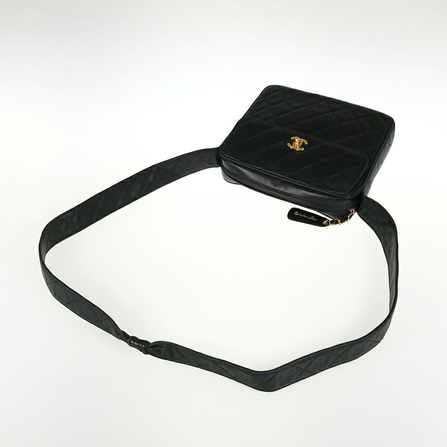 シャネル ショルダーバッグ