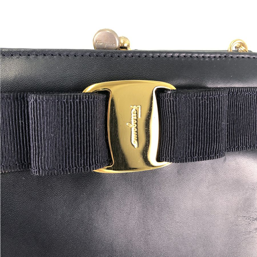 サルヴァトーレフェラガモ ショルダーバッグ