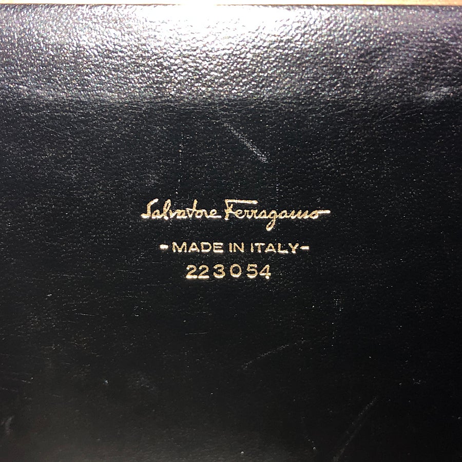 サルヴァトーレフェラガモ ショルダーバッグ